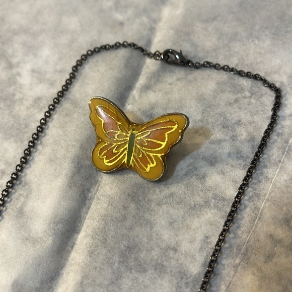🍀 Butterfly Necklace & Pin 🍀 - Picture 4 of 6